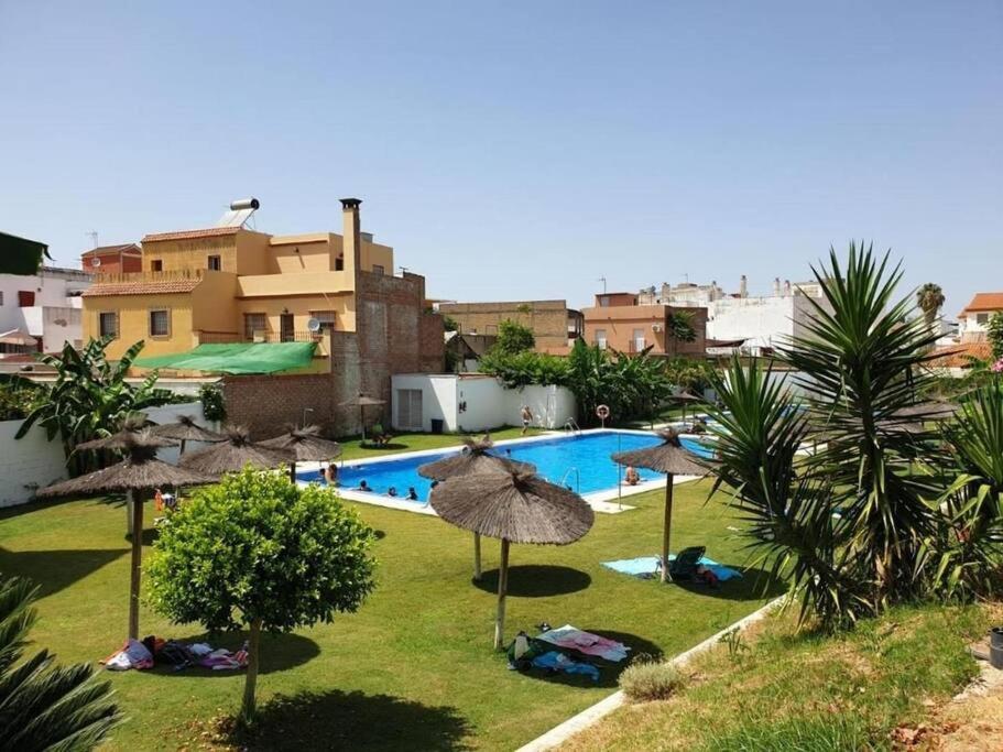 Alojamiento Con Piscina Y Parking En Sevilla La Algaba Exterior foto